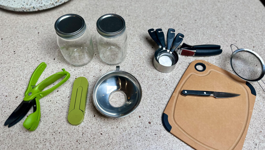 easy mason jar salad tools